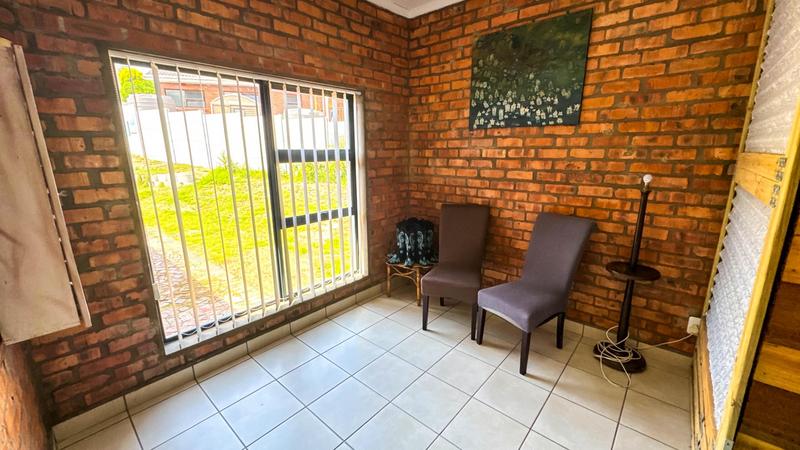 4 Bedroom Property for Sale in Fraaiuitsig Western Cape